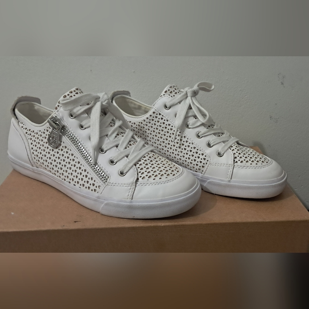 Guess gymshoes sz 9,5 white